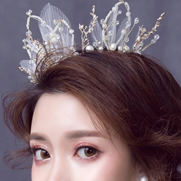 NEW  Princess Crown Tiara Bridal Jewerly Pearls - Picture 3 of 5